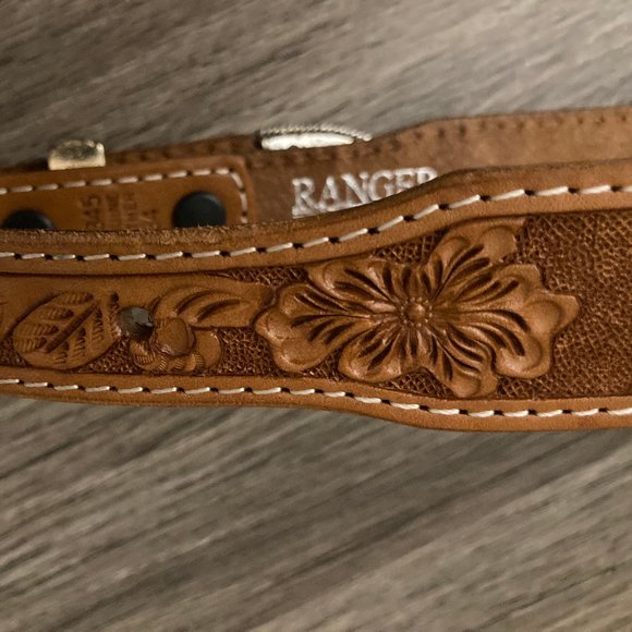 Ranger Belt Company Reddish Brow Silver Medallion Tooled  Genuine Leather Belt - Picture 5 of 10